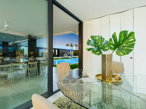 Modern House PALM TREE football field, heated outdoor pool & home cinema, 5 +2 bedrooms in Verdizela photo for sale For Super Rich