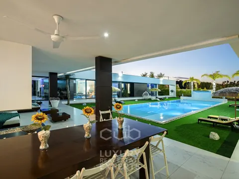 Modern House PALM TREE football field, heated outdoor pool & home cinema, 5 +2 bedrooms in Verdizela available for sale For Super Rich
