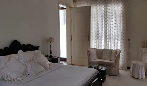 Country Villa one-of-a-kind mesmerizing garden, 5/6  bedrooms in Athens luxury for sale For Super Rich