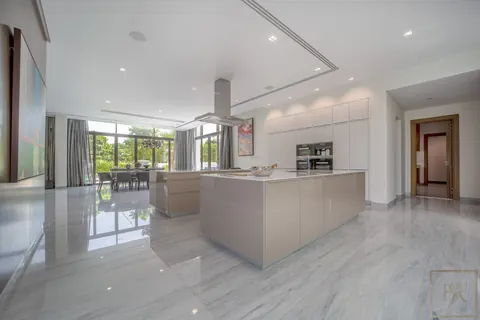Luxury Villa Panoramic View state-of-the-art amenities, 8 bedrooms in District One - Dubai available for sale For Super Rich
