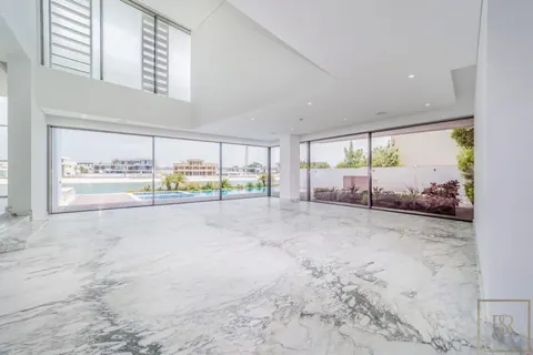 Luxury Villa Beach Front Sunset views across the sea, 5 bedrooms in Palm Jumeirah - Dubai available for sale For Super Rich