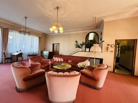 Luxury Villa Panoramic View Mountain View, 7 bedrooms in Merano South Tyrol price for sale For Super Rich