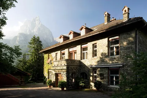 Design Castle Panoramic View with Mountain View, 11 bedrooms in Seis am Schlern South Tyrol available for sale For Super Rich