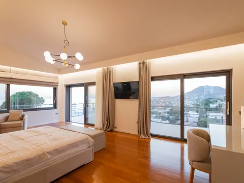 Elegant Villa Panoramic View of sea and mountain, 5 bedrooms in Lagonisi Classified ads for sale For Super Rich