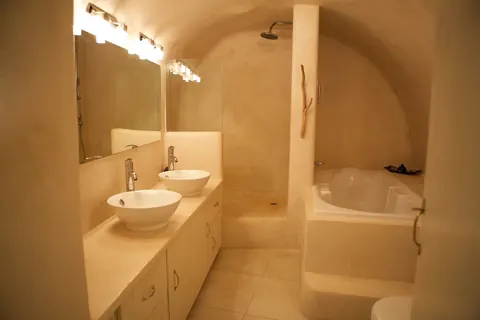 Luxury Villa Panoramic view of Caldera and the Aegean Sea 70m2 terrace with Jacuzzi, 3 bedrooms in Santorini deal for sale For Super Rich