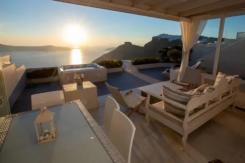 Luxury Villa Panoramic view of Caldera and the Aegean Sea 70m2 terrace with Jacuzzi, 3 bedrooms in Santorini available for sale For Super Rich