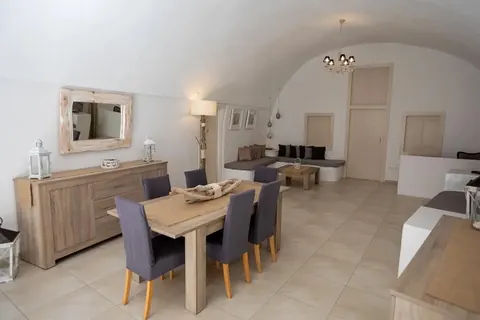 Luxury Villa Panoramic view of Caldera and the Aegean Sea 70m2 terrace with Jacuzzi, 3 bedrooms in Santorini search for sale For Super Rich