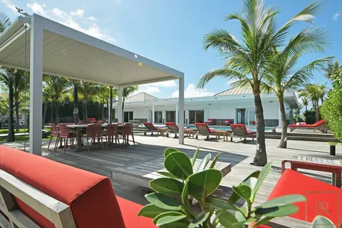 Luxury Villa Beach Front Good News, 6 bedrooms in Petit cul de Sac - St Barth search for sale For Super Rich