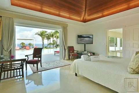 Luxury Villa Beach Front Good News, 6 bedrooms in Petit cul de Sac - St Barth property for sale For Super Rich
