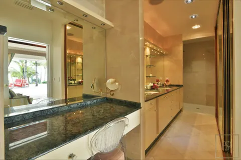 Luxury Villa Beach Front Good News, 6 bedrooms in Petit cul de Sac - St Barth best for sale For Super Rich