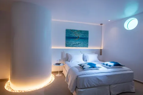 Luxury Villa Beach Front breathtaking sea views, 12 bedrooms in Crete Classified ads for sale For Super Rich