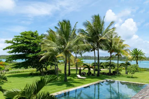 Luxury Villa Golf View signature 16th, 17th and 18th holes, 6 bedrooms in Beau Champ price for sale For Super Rich Luxury Villa Golf View signature 16th, 17th and 18th holes, 6 bedrooms in Beau Champ price for sale For Super Rich