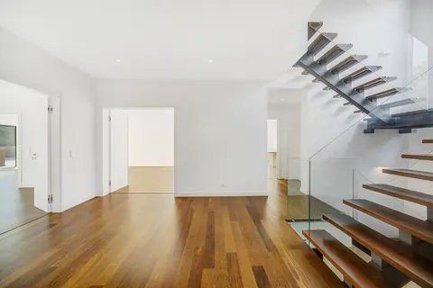 Premium House Swimming pool SPA, gym, 7 bedrooms in Lisbon available for sale For Super Rich