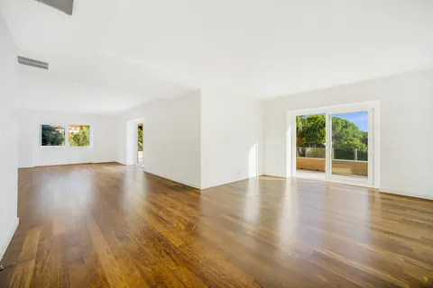 Premium House Swimming pool SPA, gym, 7 bedrooms in Lisbon buy for sale For Super Rich