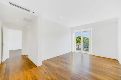 Premium House Swimming pool SPA, gym, 7 bedrooms in Lisbon price for sale For Super Rich