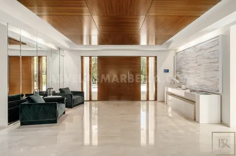 Modern Villa Panoramic View 3-level mansion, 7 bedrooms in Los Monteros Playa - Marbella prix for sale For Super Rich