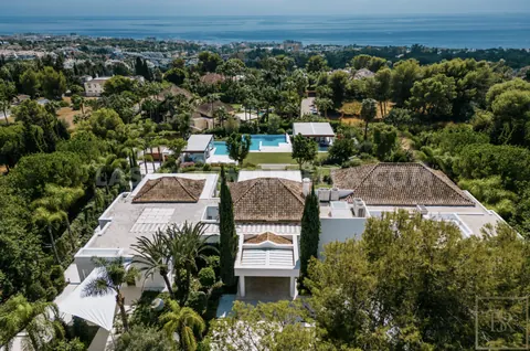 Modern Villa Panoramic View 3-level mansion, 7 bedrooms in Los Monteros Playa - Marbella Villa Las Vegas for sale For Super Rich