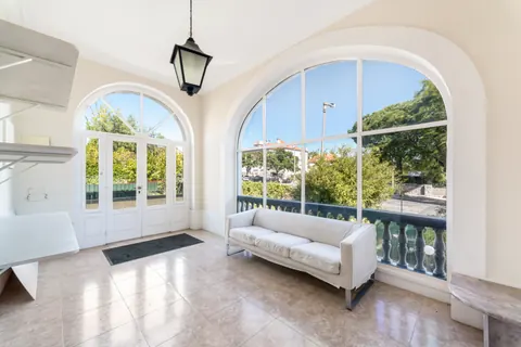 Elegant House Central location most exclusive neighborhoods, 6 bedrooms in Lisbon Used for sale For Super Rich