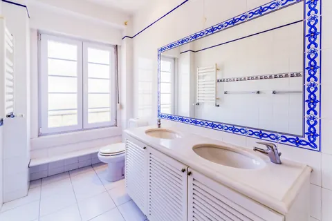 Elegant House Central location most exclusive neighborhoods, 6 bedrooms in Lisbon value for sale For Super Rich