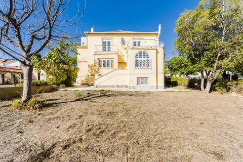 Elegant House Central location most exclusive neighborhoods, 6 bedrooms in Lisbon real estate for sale For Super Rich