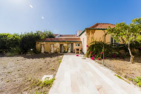 Elegant House Central location most exclusive neighborhoods, 6 bedrooms in Lisbon luxury for sale For Super Rich