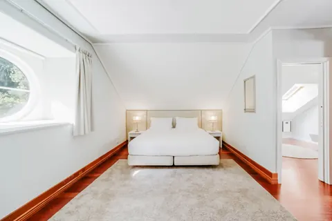 Century House Built 1890 Valley Views, 7 bedrooms in Lisbon real estate for sale For Super Rich
