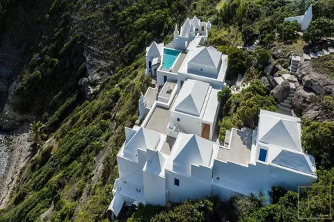 Luxury Villa Los Leones ONE-OF-A-KIND, 4 bedrooms in Pointe Milou - St Barth buy for sale For Super Rich