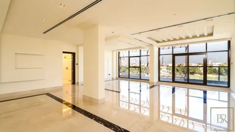 Contemporary Villa Marvelous views of Montgomerie golf course Sector L, 12 bedrooms in Emirates Hills - Dubai deal for sale For Super Rich