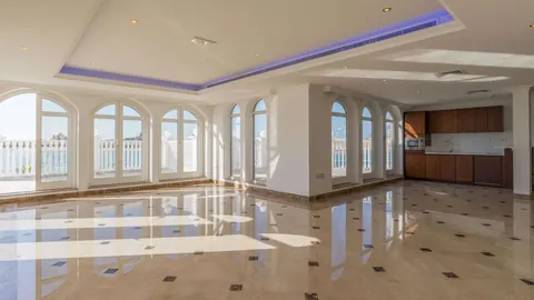 Luxury Villa Beach Front Palm Jumeirah, 7 bedrooms in Dubai value for sale For Super Rich