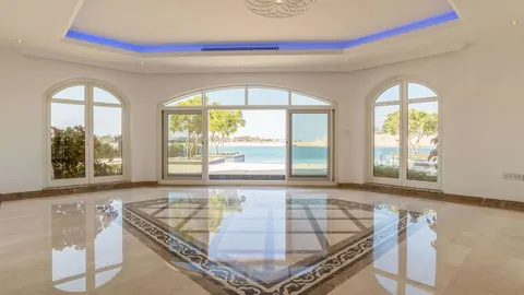 Luxury Villa Beach Front Palm Jumeirah, 7 bedrooms in Dubai price for sale For Super Rich