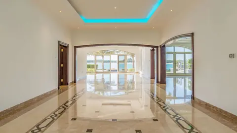 Luxury Villa Beach Front Palm Jumeirah, 7 bedrooms in Dubai luxury for sale For Super Rich