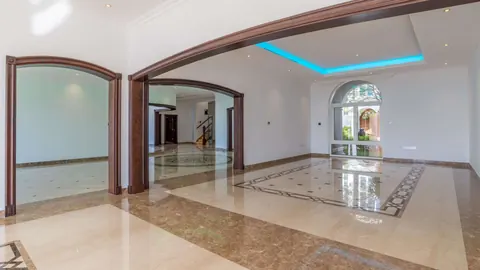 Luxury Villa Beach Front Palm Jumeirah, 7 bedrooms in Dubai top for sale For Super Rich