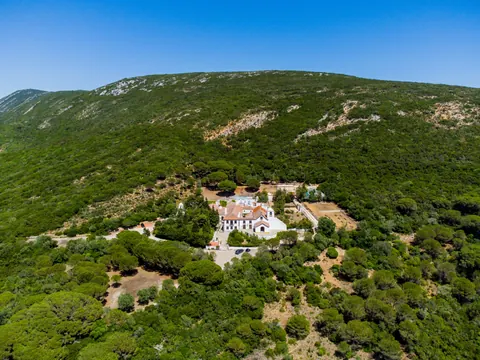 Century Ranch/Farm Built in the 15th century Valley Views, 7 bedrooms in Setubal available for sale For Super Rich