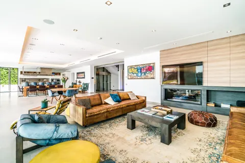 Luxury Villa James Bond Style Infinity-pool with cascade and water features, 11 bedrooms in Marbella Classified ads for sale For Super Rich