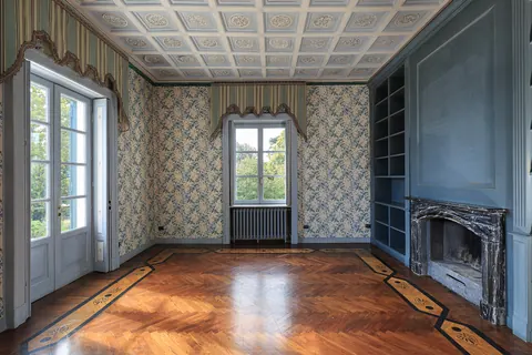Luxury Villa Piedmont shore panoramic pieds dans l'eau, 8 bedrooms in Lake Maggiore real estate for sale For Super Rich