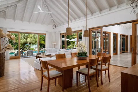 Luxury Villa Beach Front Lucky House, 3 bedrooms in Parrot Cay deal for sale For Super Rich