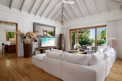 Luxury Villa Beach Front Lucky House, 3 bedrooms in Parrot Cay top for sale For Super Rich