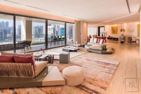 Luxury Penthouse Panoramic View overlooks the Dubai Canal and the Skyline, 5 bedrooms in Business Bay - Dubai LP0778 for sale For Super Rich