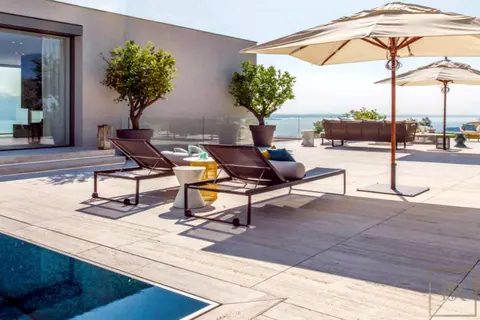 Modern Villa 5 Star Services Panoramic hill lake views, 5 bedrooms in Lake Garda buy for sale For Super Rich