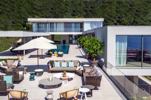 Modern Villa 5 Star Services Panoramic hill lake views, 5 bedrooms in Lake Garda search for sale For Super Rich