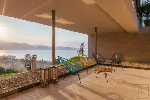 Modern Villa 5 Star Services Panoramic hill lake views, 5 bedrooms in Lake Garda luxury for sale For Super Rich
