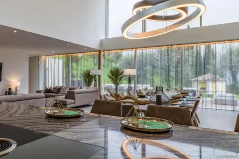 Luxury Villa 5-Star Clubhouse Lake view, SPA, Wellness, Sauna, 4 bedrooms in Lake Garda property for sale For Super Rich