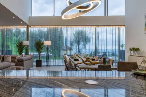 Luxury Villa 5-Star Clubhouse Lake view, SPA, Wellness, Sauna, 4 bedrooms in Lake Garda best for sale For Super Rich