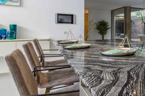 Luxury Villa 5-Star Clubhouse Lake view, SPA, Wellness, Sauna, 4 bedrooms in Lake Garda Classified ads for sale For Super Rich