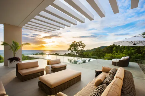 Luxury Villa Beach Front, 23 bedrooms in San Juan del Sur available for sale For Super Rich