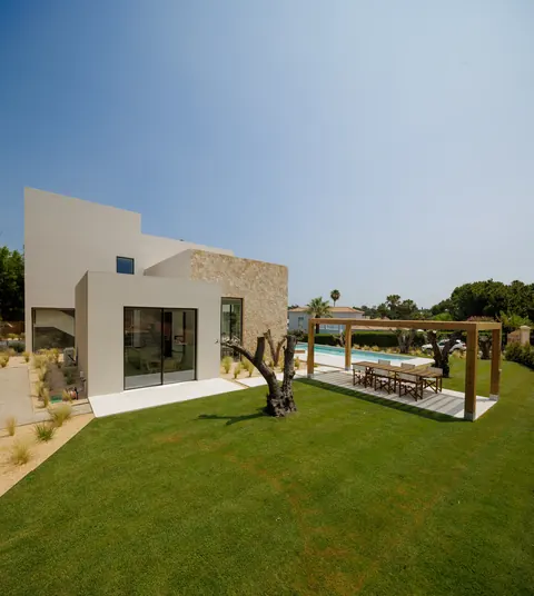 Luxury Villa Sea View, infinity pool, 4 bedrooms in Algarve buy for sale For Super Rich