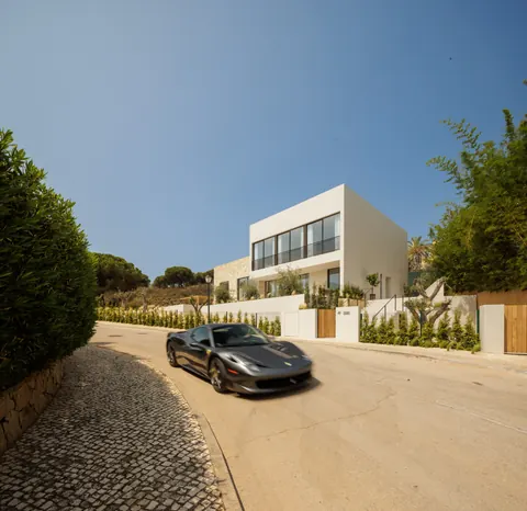 Luxury Villa Sea View, infinity pool, 4 bedrooms in Algarve available for sale For Super Rich