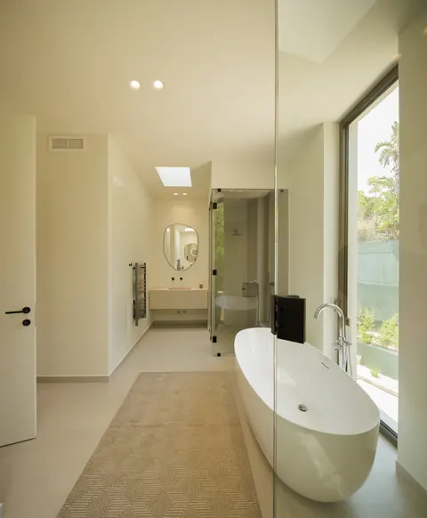 Luxury Villa Sea View, infinity pool, 4 bedrooms in Algarve expensive for sale For Super Rich