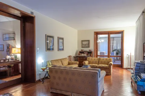 Century Villa Lake View Built 1900, 9 bedrooms in Lake Maggiore value for sale For Super Rich