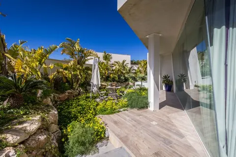 Premium Villa Sea View Large swimming pool, Gym, cinema room, 5 bedrooms in Madiena search for sale For Super Rich